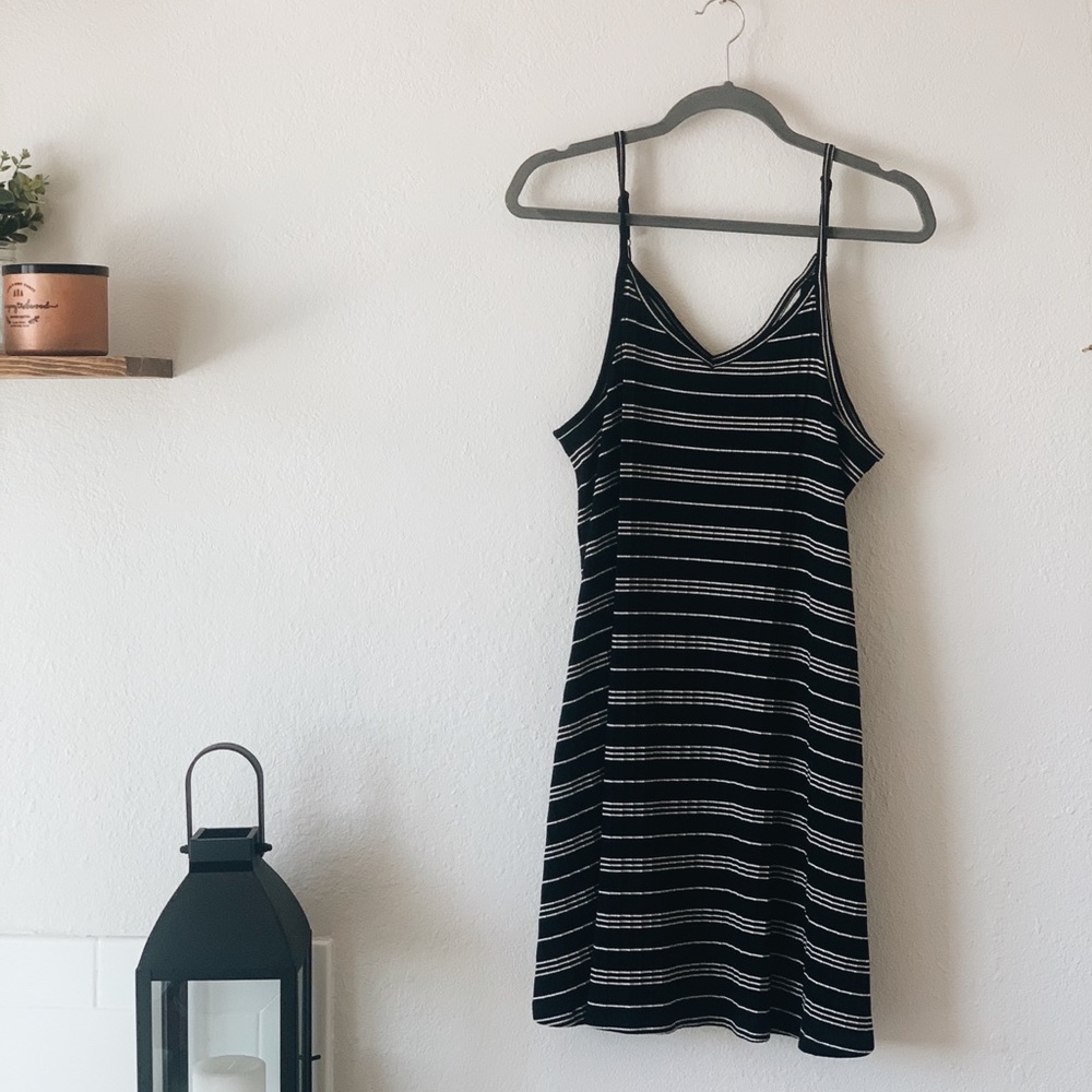 MOSIMO SUPPLY CO. DRESS